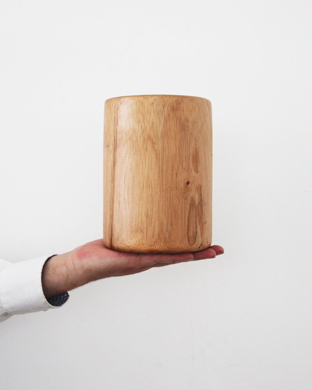 Maceta artesanal de madera