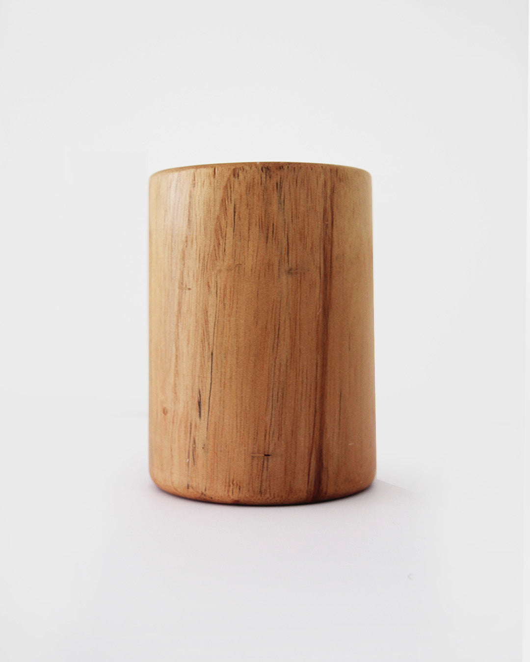 Maceta artesanal de madera