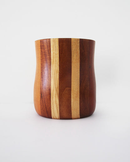 Maceta artesanal de madera