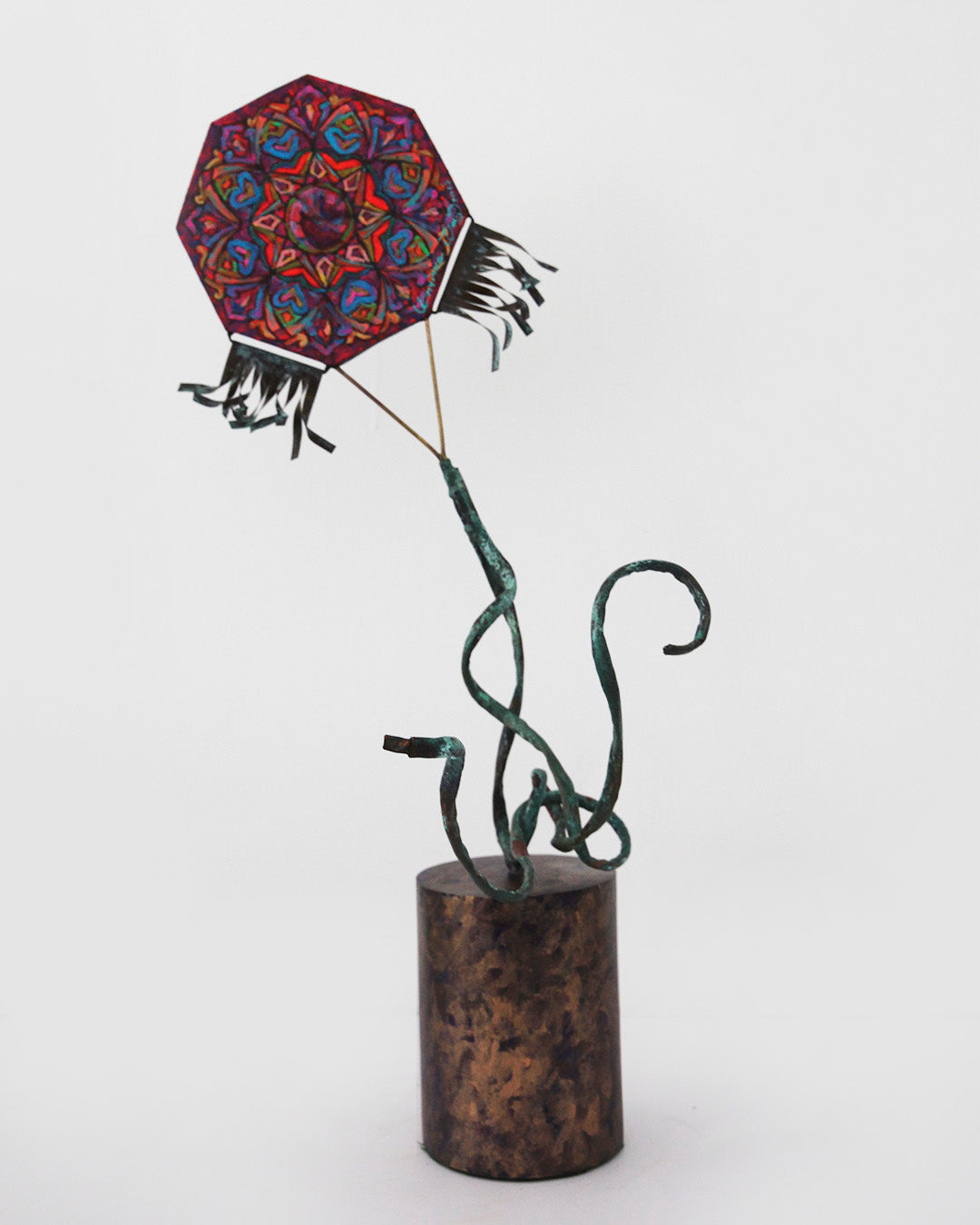 Barrilete de pedestal / Artista Enrique Cay