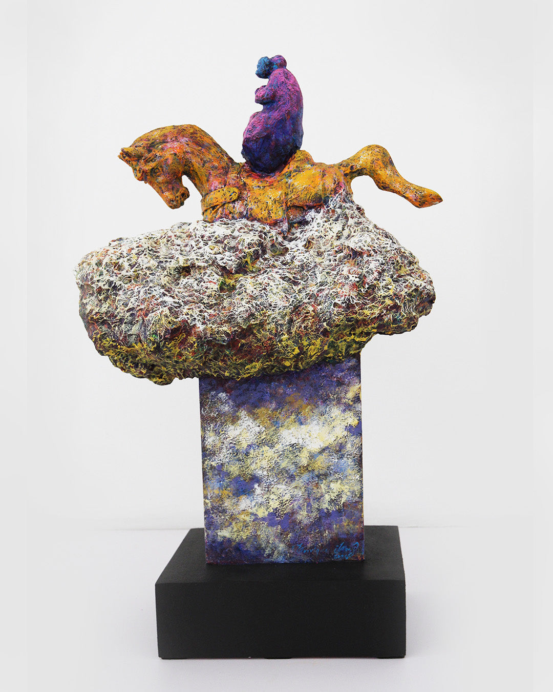 Escultura Cabalgando sobre Sueños / Artista Enrique Cay