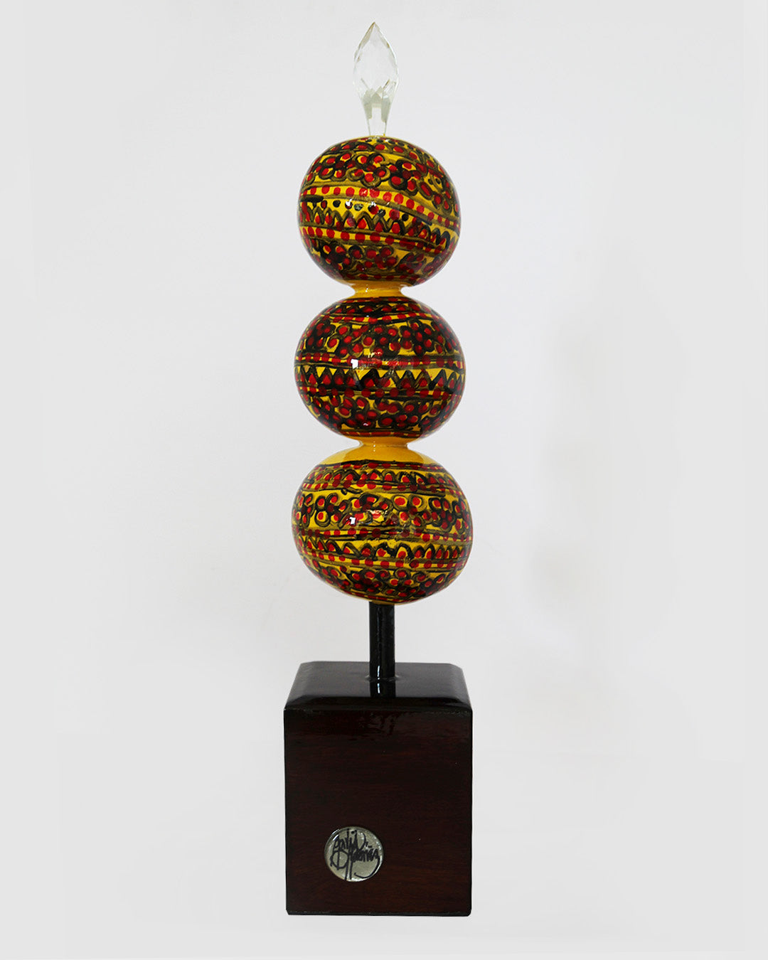 Escultura Chinchin intervenido / Artista David Ordoñez
