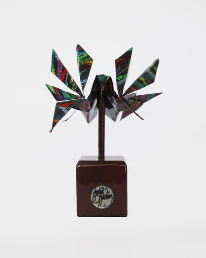 Escultura pajarita jaspes / Artista David Ordoñez